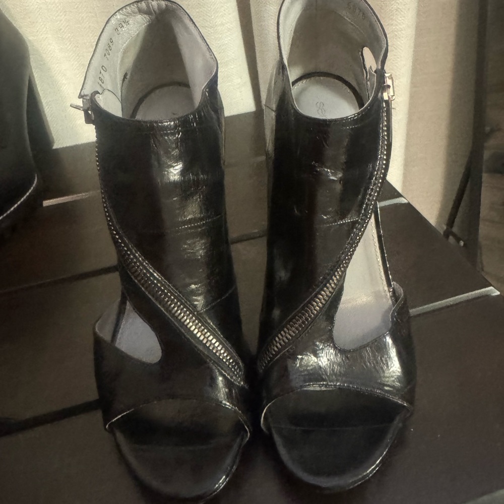 Sergio Rossi Black Zippered Heels